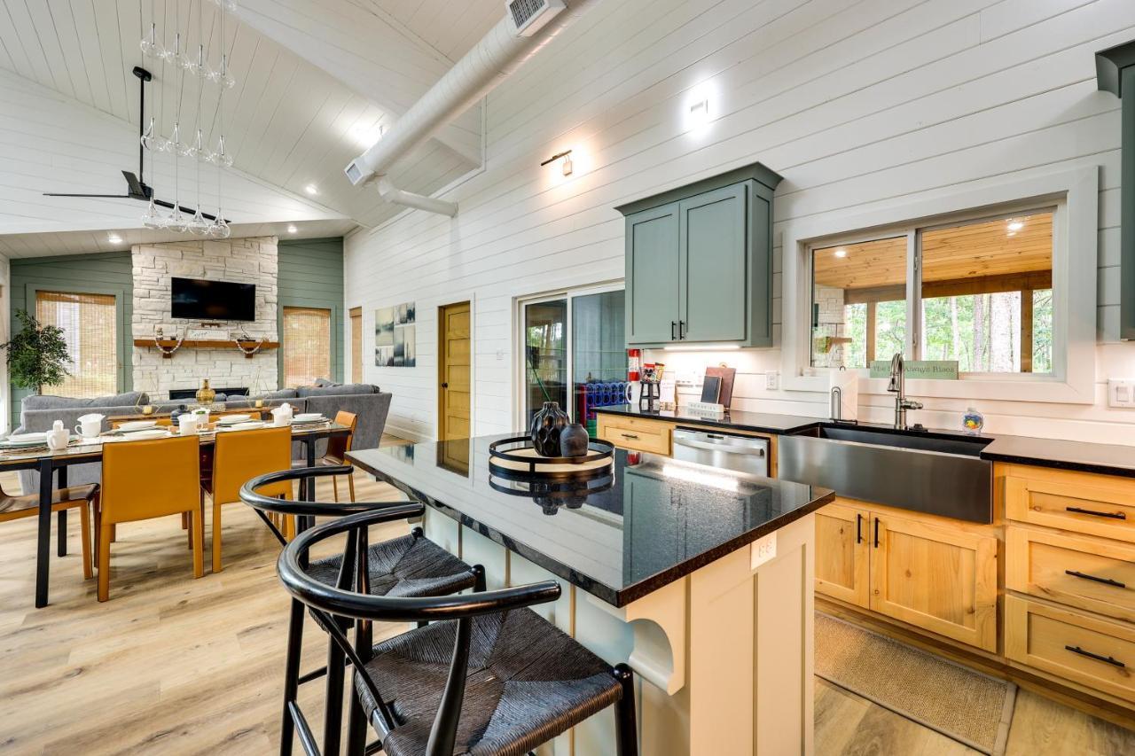 Stunning Cabin With Hot Tub, 1 Mi To Broken Bow Lake Exterior foto